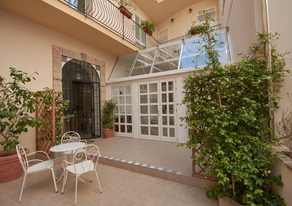 Hotel Cas'E Charming House Caserta Exterior foto